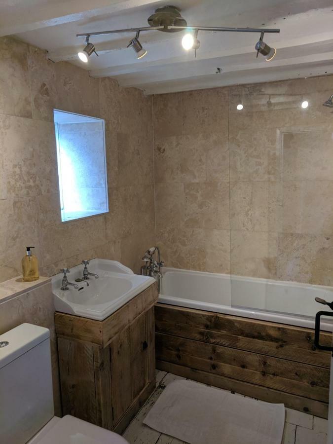 Charming Period Cottage Bath Exterior photo